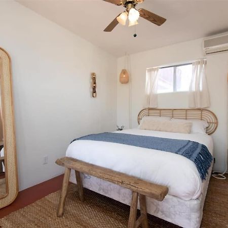 Renovated Lodge - Room 2 With Pool Access 조슈아 트리 외부 사진