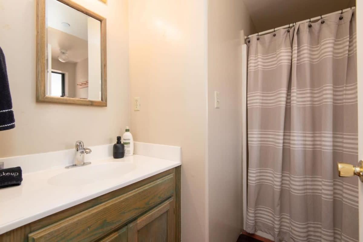 Renovated Lodge - Room 2 With Pool Access 조슈아 트리 외부 사진